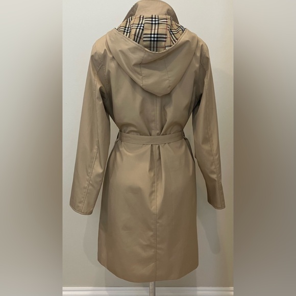 VINTAGE BURBERRYS MADE IN LONDON RAINCOAT - Picture 4 of 10